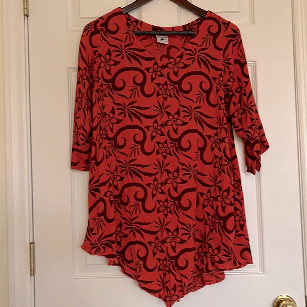 Flowy 100% rayon top